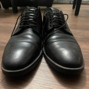 Slightly used Cole Haan oxfords in great condition! Size 10.5